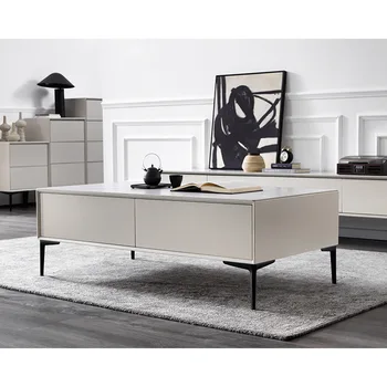 Stolić za kavu od punog drveta u skandinavskom stilu, nekoliko pravokutnih elemenata dnevnog boravka, moderan minimalistički dizajn, kombinacija TV-ormara